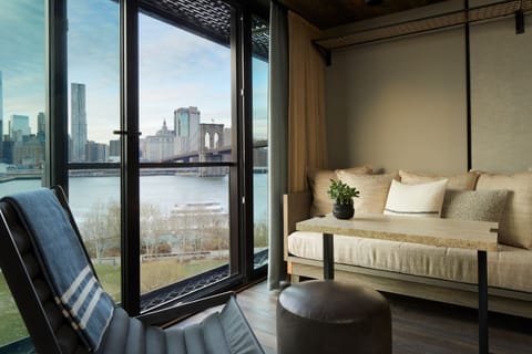 Room, 1 King Bed (Brooklyn Bridge) | View from room