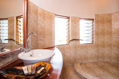 Villa | Bathroom | Free toiletries, towels