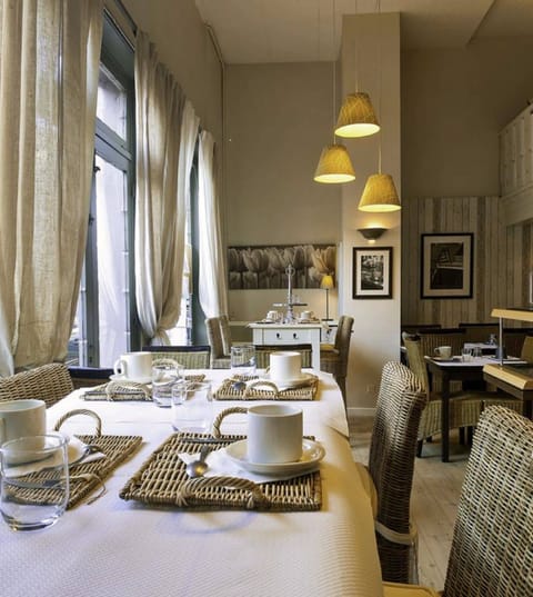 Daily buffet breakfast (EUR 14.90 per person)