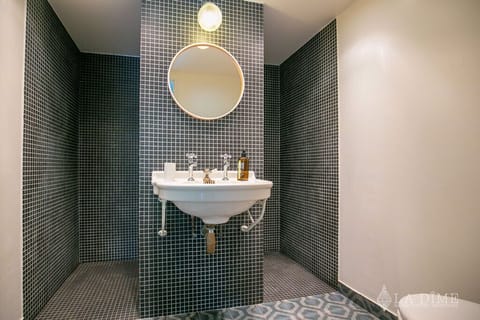 Superior Duplex (La Mezzanine) | Bathroom