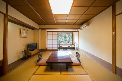 Japanese Room, 8 Tatami mats, Valley Side | Desk, free WiFi, bed sheets