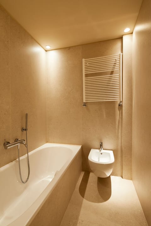 Suite, Terrace | Bathroom | Rainfall showerhead, hair dryer, towels, soap