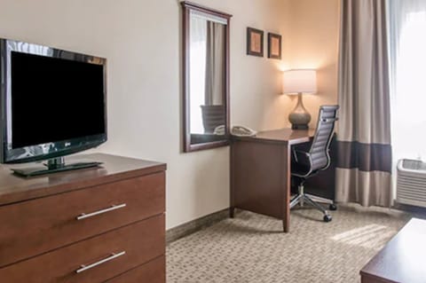 Suite, 1 King Bed, Accessible, Non Smoking | In-room business center