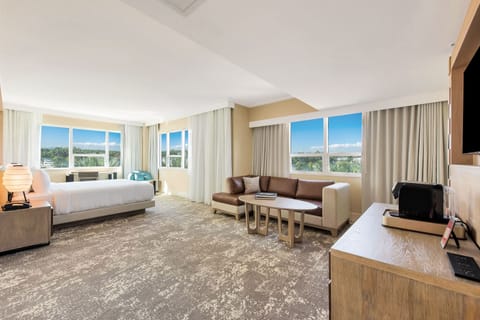 Premium Suite, 1 King Bed (Bay View) | Minibar, in-room safe, blackout drapes, iron/ironing board