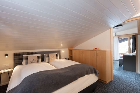 Family Suite, 2 Bedrooms (Malbizimmer Murmeli) | Premium bedding, down comforters, desk, laptop workspace