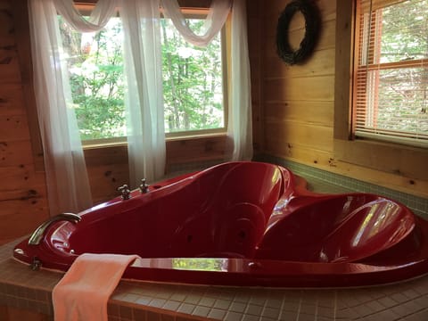 Hideaway Cabin, 2 Bedrooms, Hot Tub | Jetted tub