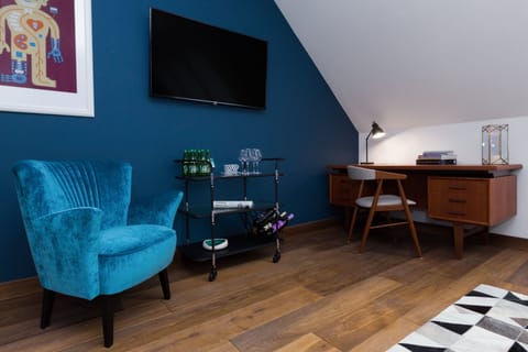 Suite, 1 Bedroom | Premium bedding, minibar, in-room safe, individually decorated