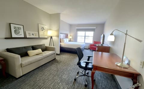 Studio Suite, 1 King Bed, Non Smoking | In-room safe, desk, blackout drapes, iron/ironing board