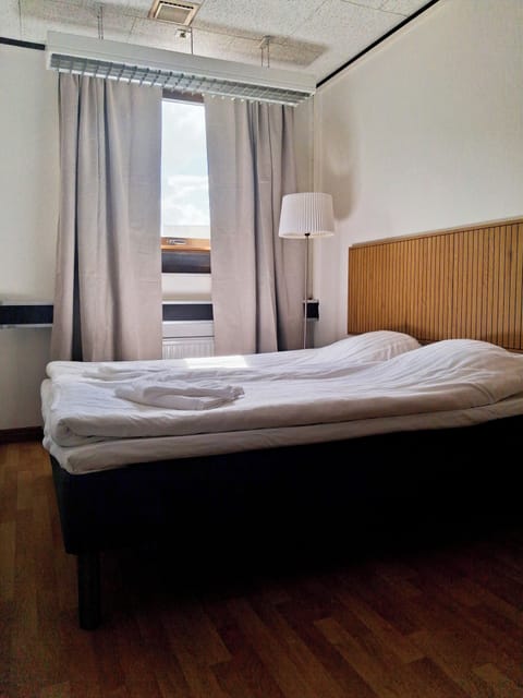 Double Room | Free cribs/infant beds, rollaway beds, free WiFi, bed sheets