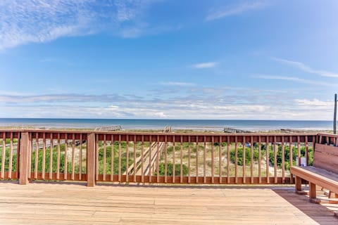 House, 2 Bedrooms | Balcony