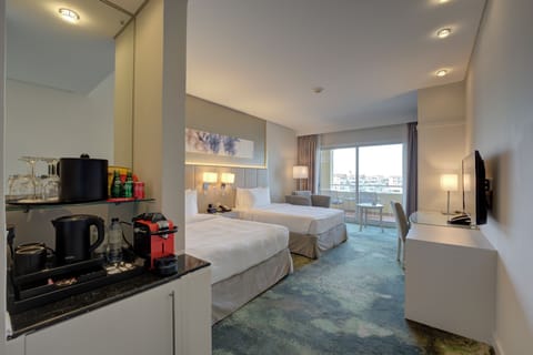 Premium Room, 2 Twin Beds | Premium bedding, minibar, in-room safe, desk