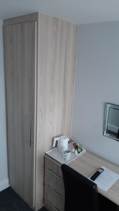 Single Room | Desk, free WiFi, bed sheets