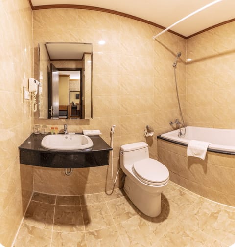 Superior Double Room | Bathroom | Combined shower/tub, free toiletries, hair dryer, bathrobes