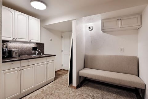 Deluxe Studio (13) | 1 bedroom, premium bedding, individually decorated