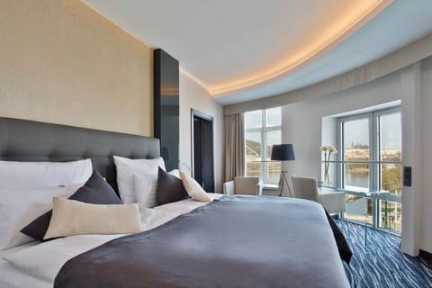 Royal Suite, 2 Bedrooms, City View (River Royal Suite) | Hypo-allergenic bedding, Select Comfort beds, minibar, in-room safe