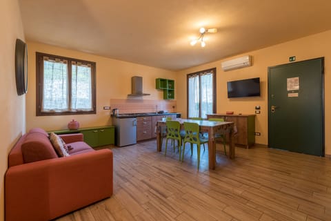 Apartment, 2 Bedrooms | Private kitchenette