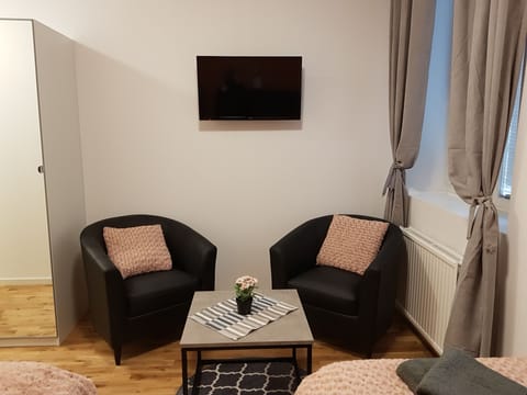 Classic Twin Room, 2 Twin Beds | Desk, iron/ironing board, free WiFi, bed sheets