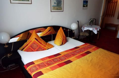 Standard Double Room, Private Bathroom | 1 bedroom, desk, soundproofing, rollaway beds