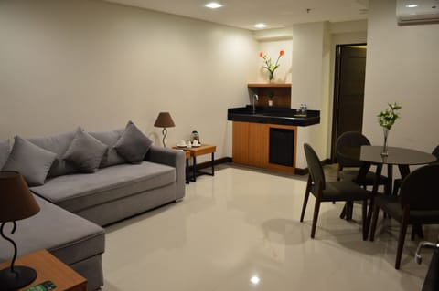 Presidential Suite | Living area | Flat-screen TV