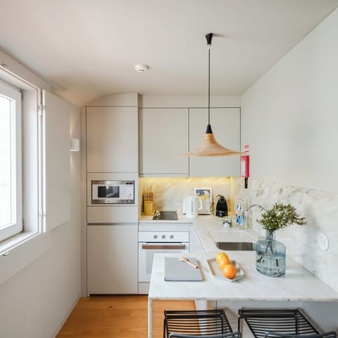 Studio | Private kitchen | Fridge, microwave, oven, stovetop