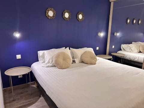 City Condo | Premium bedding, desk, soundproofing, iron/ironing board