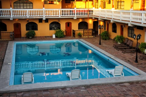 Outdoor pool, sun loungers