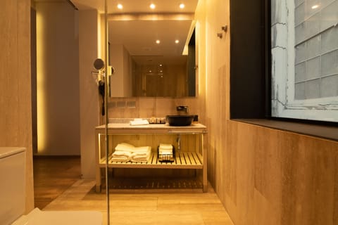 Superior Room | Bathroom | Shower, free toiletries, hair dryer, bathrobes