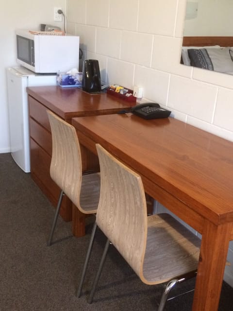 Queen Studio Unit | Coffee and/or coffee maker