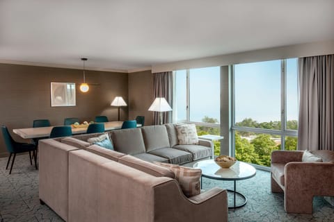 Suite (North Shore Suite with Parlor) | Living area | 40-inch LED TV with cable channels, MP3 dock