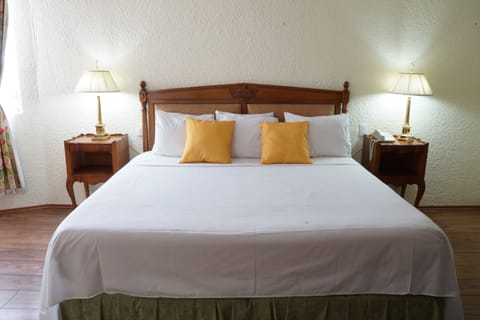 Superior Room, 1 King Bed | In-room safe, blackout drapes, iron/ironing board, free WiFi
