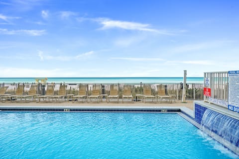 Indoor pool, 2 outdoor pools