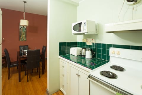 Exclusive Apartment, 1 Bedroom, City View, Executive Level | Private kitchen | Full-size fridge, microwave, oven, stovetop