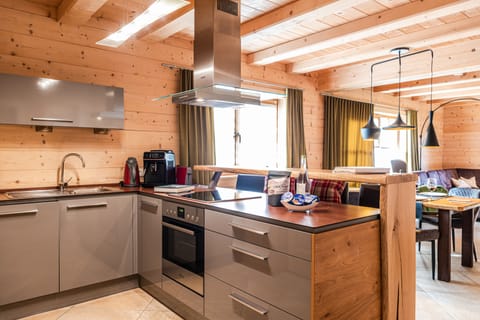 Deluxe Chalet, 2 Bedrooms, Non Smoking, Jetted Tub | Private kitchen | Full-size fridge, microwave, oven, stovetop