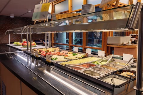 Daily buffet breakfast for a fee