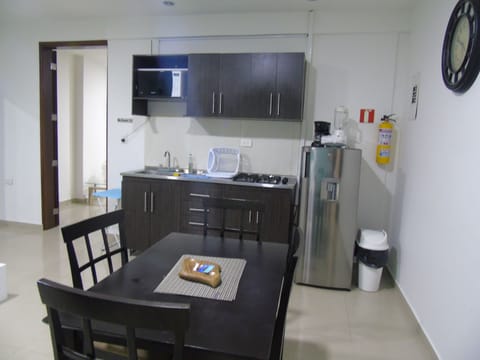 Family Apartment, 2 Bedrooms | Private kitchenette