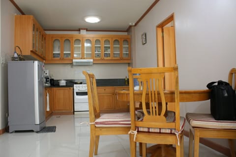 Apartment, 1 Bedroom | Private kitchen | Full-size fridge, microwave, stovetop, cookware/dishes/utensils