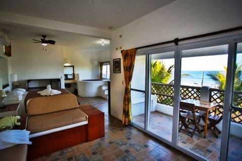 Suite, Hot Tub, Oceanfront | Minibar, in-room safe, rollaway beds, WiFi