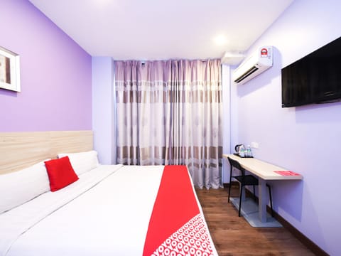 Deluxe Double Room | Iron/ironing board, free WiFi, bed sheets