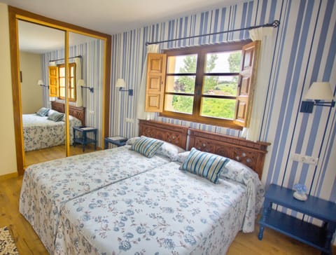 Double Room | In-room safe, individually decorated, individually furnished, desk