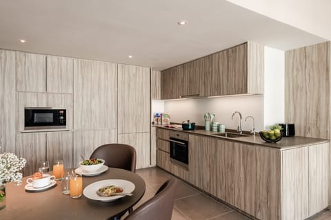 1 Bedroom Premier Sea View | Private kitchen