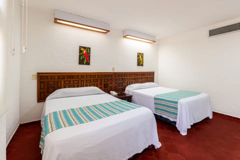 Standard Room, 2 Double Beds | Premium bedding, iron/ironing board, free WiFi