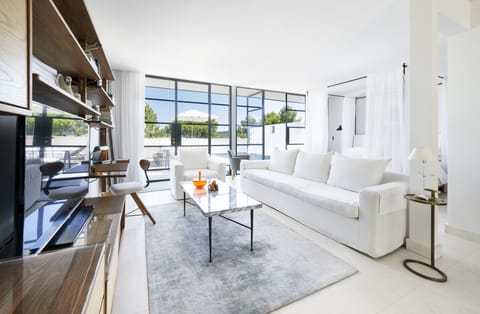 Suite (Pool Villa Suite) | Minibar, in-room safe, individually decorated, individually furnished