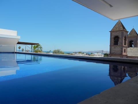 Outdoor pool, sun loungers