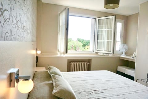 Standard Double Room | Desk, laptop workspace, iron/ironing board, free WiFi