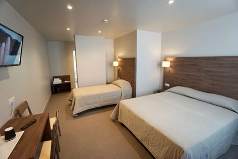 Superior Triple Room | Desk, laptop workspace, iron/ironing board, free WiFi