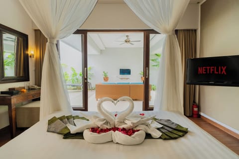 Deluxe Villa, Private Pool | Premium bedding, in-room safe, desk, blackout drapes