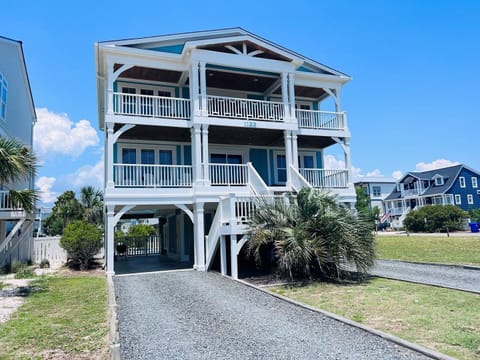 House, 4 Bedrooms | Exterior