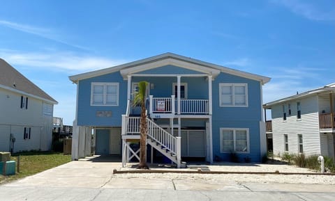 House, 5 Bedrooms | Exterior