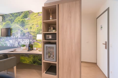 Comfort Triple Room, 3 Twin Beds, Private Bathroom | Premium bedding, minibar, in-room safe, desk