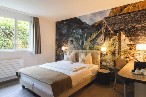 Economy Double Room, 2 Twin Beds, Private Bathroom | Premium bedding, minibar, in-room safe, desk